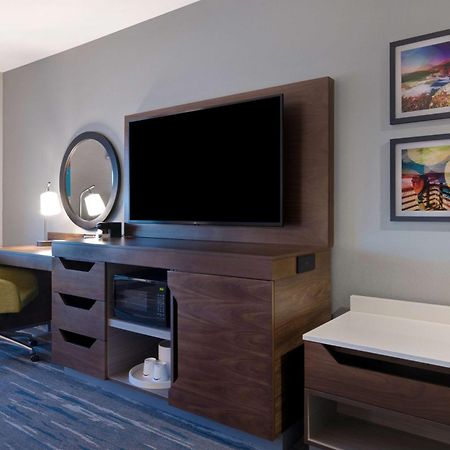 Hampton Inn & Suites مارينا المظهر الخارجي الصورة