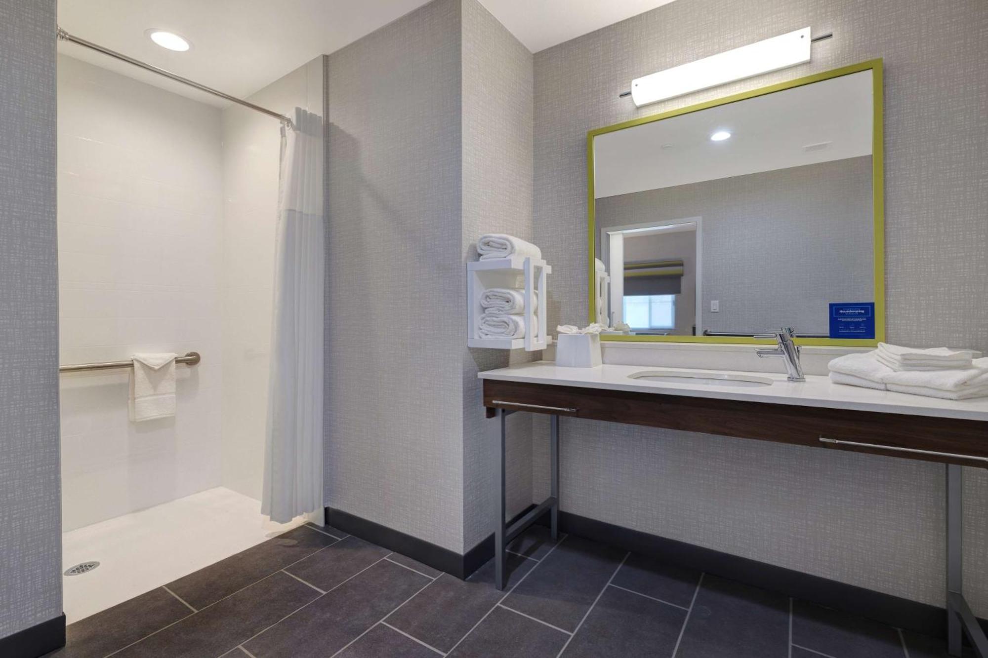 Hampton Inn & Suites مارينا المظهر الخارجي الصورة