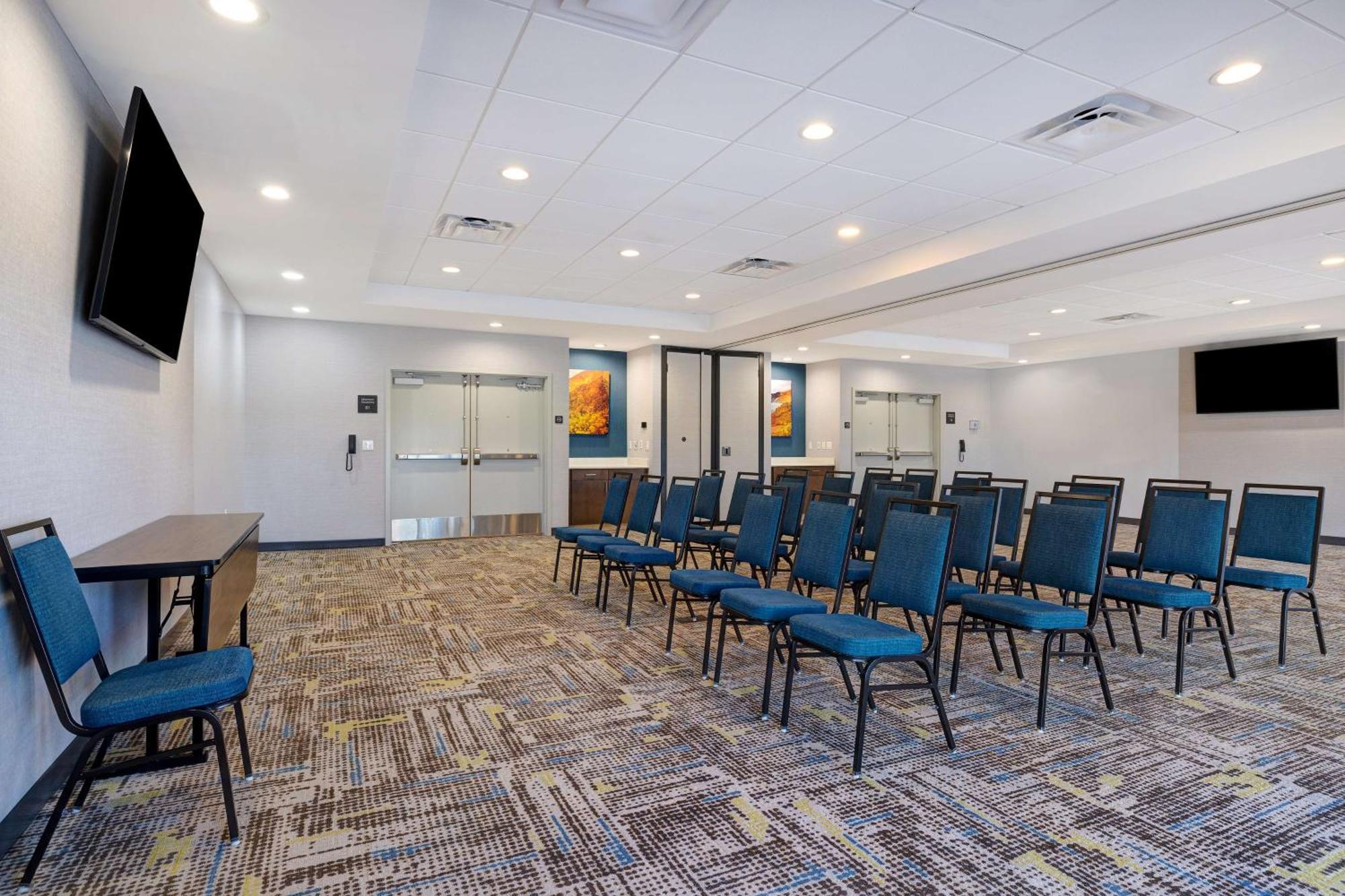 Hampton Inn & Suites مارينا المظهر الخارجي الصورة