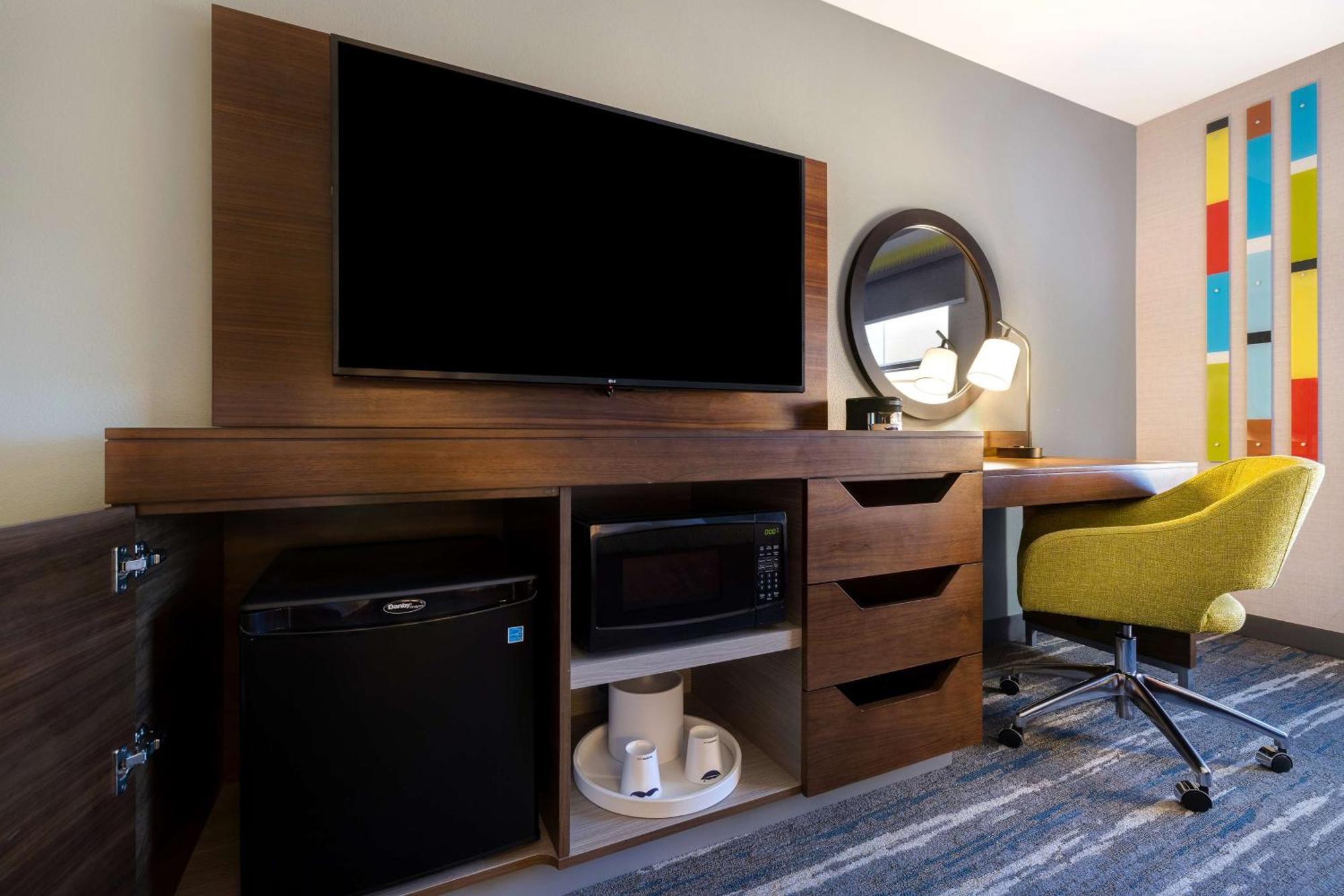 Hampton Inn & Suites مارينا المظهر الخارجي الصورة