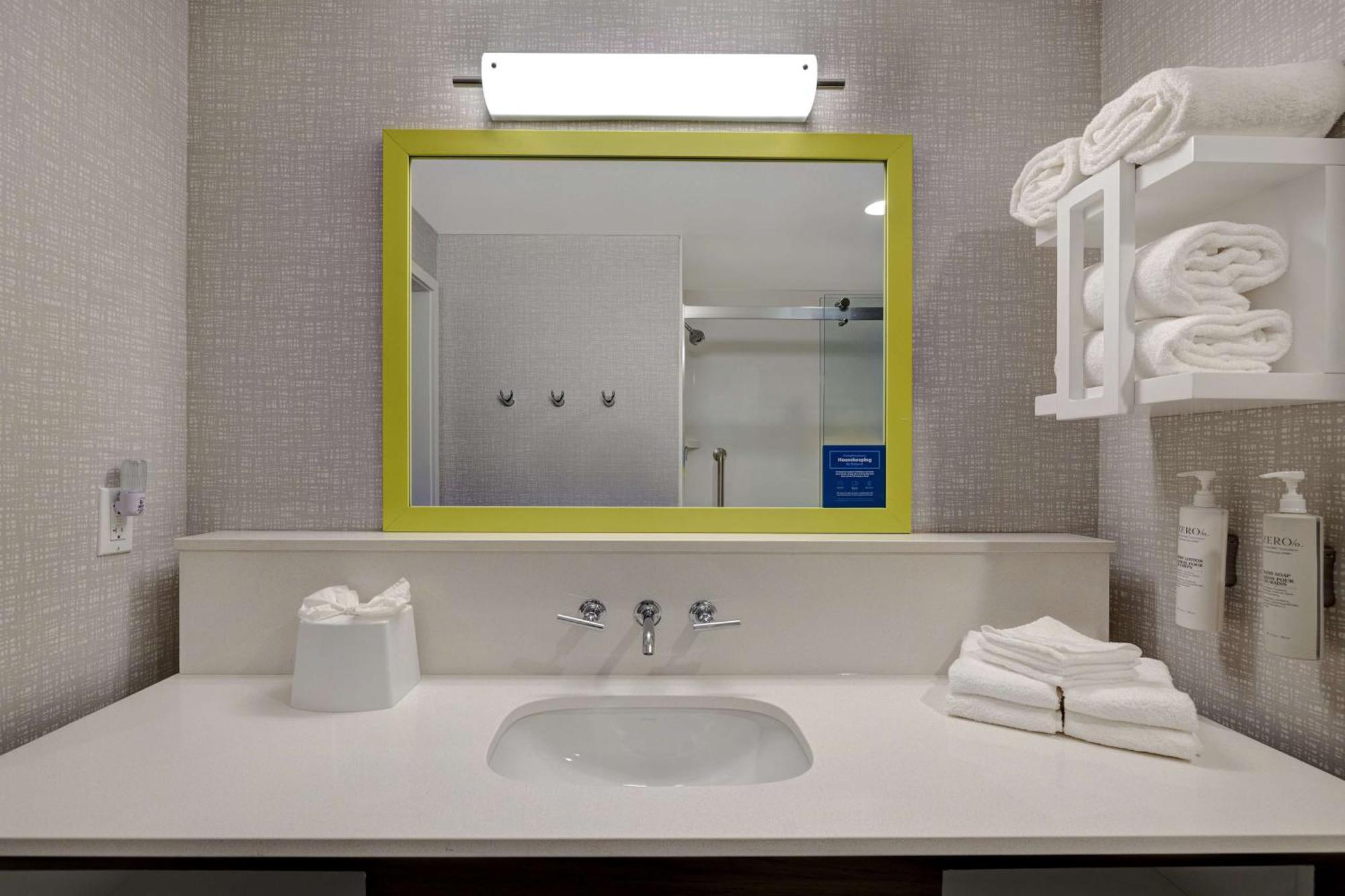 Hampton Inn & Suites مارينا المظهر الخارجي الصورة